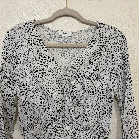 Japna Black and White long sleeves  Patterned Blouse elastic waist - Picture 4 of 7